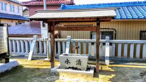 白山社の手水舎