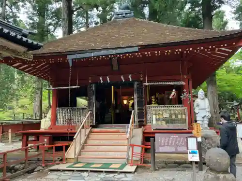 日光二荒山神社の{uncategorized: "未分類", other: "その他", undefined: "問題あり", building: "その他建物", grave: "お墓", sacred_gate: "鳥居", guardian: "狛犬", statue: "像", buddha: "仏像", history: "歴史", nature: "自然", garden: "庭園", animal: "動物", pagoda: "塔", temizu: "手水舎", mountain_gate: "山門・神門", sanctuary: "本殿・本堂", subordinate: "末社・摂社", art: "芸術", scenery: "景色", jizo: "地蔵", ema: "絵馬", goshuin: "御朱印", omikuji: "おみくじ", items: "授与品その他", amulet: "お守り", goshuincho: "御朱印帳", eats: "食事", festival: "お祭り", votive_dance: "神楽", shichigosan: "七五三参", wedding: "結婚式", experience: "体験その他", initially: "初詣", around: "周辺", anti_infection: "感染症対策"}