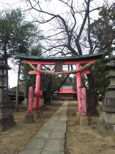 二ツ宮氷川神社の鳥居