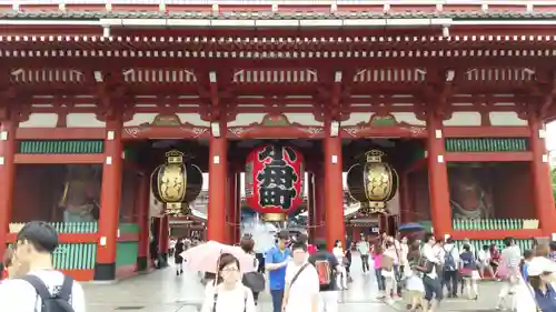 浅草寺の山門