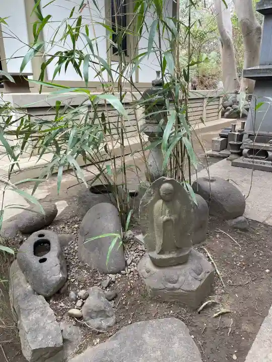 普門院の{uncategorized: "未分類", other: "その他", undefined: "問題あり", building: "その他建物", grave: "お墓", sacred_gate: "鳥居", guardian: "狛犬", statue: "像", buddha: "仏像", history: "歴史", nature: "自然", garden: "庭園", animal: "動物", pagoda: "塔", temizu: "手水舎", mountain_gate: "山門・神門", sanctuary: "本殿・本堂", subordinate: "末社・摂社", art: "芸術", scenery: "景色", jizo: "地蔵", ema: "絵馬", goshuin: "御朱印", omikuji: "おみくじ", items: "授与品その他", amulet: "お守り", goshuincho: "御朱印帳", eats: "食事", festival: "お祭り", votive_dance: "神楽", shichigosan: "七五三参", wedding: "結婚式", experience: "体験その他", initially: "初詣", around: "周辺", anti_infection: "感染症対策"}