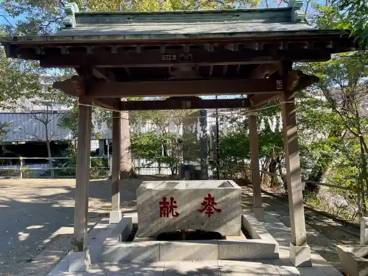 驚神社の{uncategorized: "未分類", other: "その他", undefined: "問題あり", building: "その他建物", grave: "お墓", sacred_gate: "鳥居", guardian: "狛犬", statue: "像", buddha: "仏像", history: "歴史", nature: "自然", garden: "庭園", animal: "動物", pagoda: "塔", temizu: "手水舎", mountain_gate: "山門・神門", sanctuary: "本殿・本堂", subordinate: "末社・摂社", art: "芸術", scenery: "景色", jizo: "地蔵", ema: "絵馬", goshuin: "御朱印", omikuji: "おみくじ", items: "授与品その他", amulet: "お守り", goshuincho: "御朱印帳", eats: "食事", festival: "お祭り", votive_dance: "神楽", shichigosan: "七五三参", wedding: "結婚式", experience: "体験その他", initially: "初詣", around: "周辺", anti_infection: "感染症対策"}