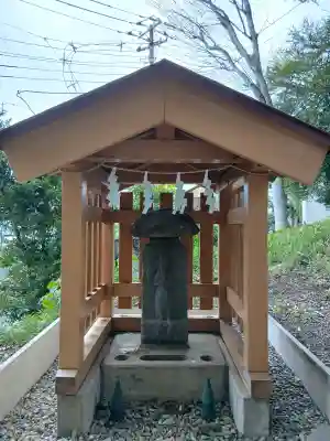 八幡神社の{uncategorized: "未分類", other: "その他", undefined: "問題あり", building: "その他建物", grave: "お墓", sacred_gate: "鳥居", guardian: "狛犬", statue: "像", buddha: "仏像", history: "歴史", nature: "自然", garden: "庭園", animal: "動物", pagoda: "塔", temizu: "手水舎", mountain_gate: "山門・神門", sanctuary: "本殿・本堂", subordinate: "末社・摂社", art: "芸術", scenery: "景色", jizo: "地蔵", ema: "絵馬", goshuin: "御朱印", omikuji: "おみくじ", items: "授与品その他", amulet: "お守り", goshuincho: "御朱印帳", eats: "食事", festival: "お祭り", votive_dance: "神楽", shichigosan: "七五三参", wedding: "結婚式", experience: "体験その他", initially: "初詣", around: "周辺", anti_infection: "感染症対策"}