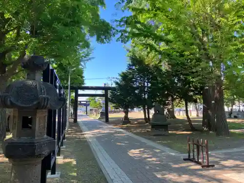 江南神社の庭園