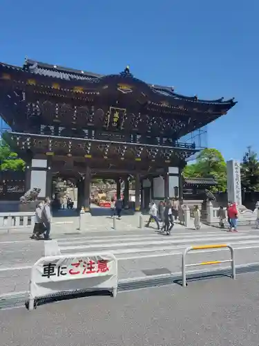 成田山新勝寺の山門