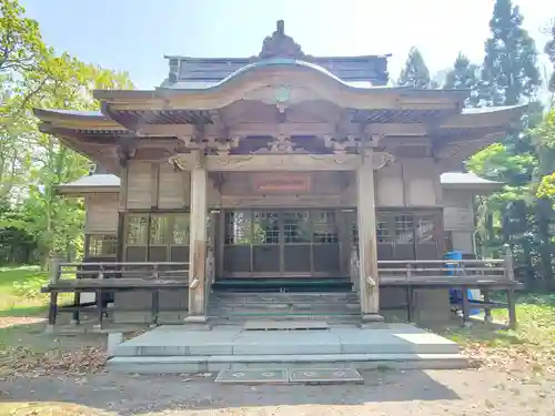 権現山内浦神社の本殿