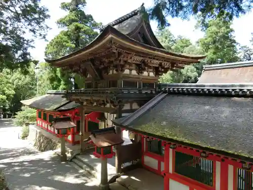 石上神宮の山門