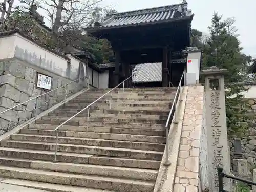 法専寺の山門・神門