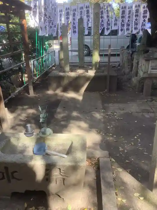 六所神社の手水舎