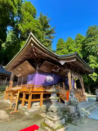 小国両神社の本殿・本堂