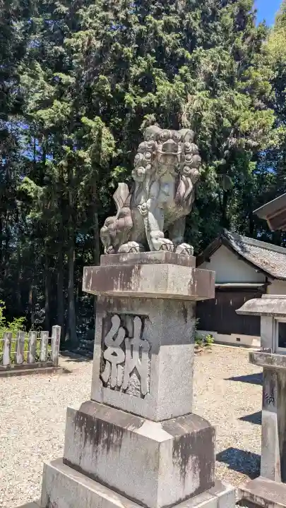 神明神社の{uncategorized: "未分類", other: "その他", undefined: "問題あり", building: "その他建物", grave: "お墓", sacred_gate: "鳥居", guardian: "狛犬", statue: "像", buddha: "仏像", history: "歴史", nature: "自然", garden: "庭園", animal: "動物", pagoda: "塔", temizu: "手水舎", mountain_gate: "山門・神門", sanctuary: "本殿・本堂", subordinate: "末社・摂社", art: "芸術", scenery: "景色", jizo: "地蔵", ema: "絵馬", goshuin: "御朱印", omikuji: "おみくじ", items: "授与品その他", amulet: "お守り", goshuincho: "御朱印帳", eats: "食事", festival: "お祭り", votive_dance: "神楽", shichigosan: "七五三参", wedding: "結婚式", experience: "体験その他", initially: "初詣", around: "周辺", anti_infection: "感染症対策"}