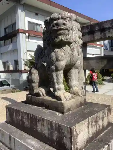 三輪神社の狛犬