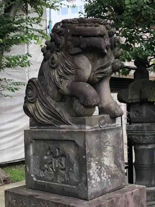 穏田神社の狛犬