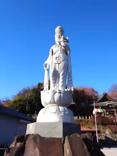 埼玉厄除け開運大師・龍泉寺（切り絵御朱印発祥の寺）(埼玉県)