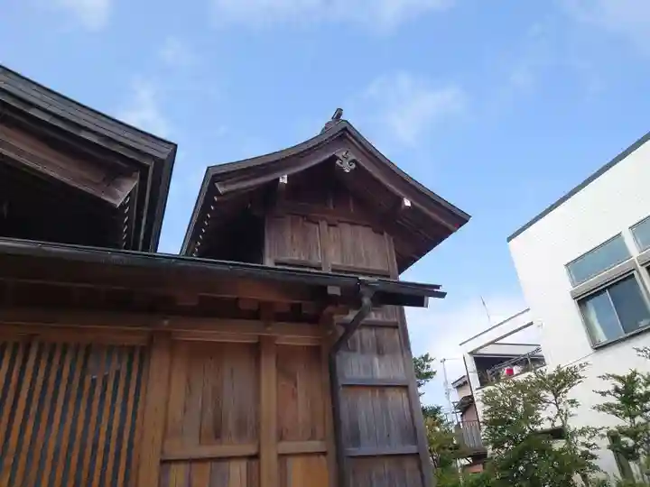 天沼熊野神社の本殿・本堂