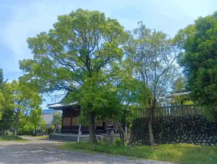 八幡神社の{uncategorized: "未分類", other: "その他", undefined: "問題あり", building: "その他建物", grave: "お墓", sacred_gate: "鳥居", guardian: "狛犬", statue: "像", buddha: "仏像", history: "歴史", nature: "自然", garden: "庭園", animal: "動物", pagoda: "塔", temizu: "手水舎", mountain_gate: "山門・神門", sanctuary: "本殿・本堂", subordinate: "末社・摂社", art: "芸術", scenery: "景色", jizo: "地蔵", ema: "絵馬", goshuin: "御朱印", omikuji: "おみくじ", items: "授与品その他", amulet: "お守り", goshuincho: "御朱印帳", eats: "食事", festival: "お祭り", votive_dance: "神楽", shichigosan: "七五三参", wedding: "結婚式", experience: "体験その他", initially: "初詣", around: "周辺", anti_infection: "感染症対策"}