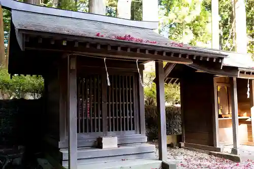 北口本宮冨士浅間神社の末社・摂社