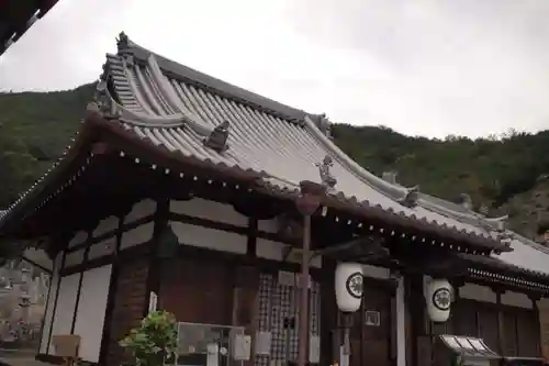 海龍寺の本殿・本堂