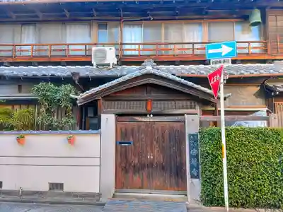 仏声寺の山門・神門