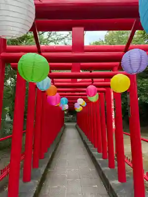 稲荷神社の{uncategorized: "未分類", other: "その他", undefined: "問題あり", building: "その他建物", grave: "お墓", sacred_gate: "鳥居", guardian: "狛犬", statue: "像", buddha: "仏像", history: "歴史", nature: "自然", garden: "庭園", animal: "動物", pagoda: "塔", temizu: "手水舎", mountain_gate: "山門・神門", sanctuary: "本殿・本堂", subordinate: "末社・摂社", art: "芸術", scenery: "景色", jizo: "地蔵", ema: "絵馬", goshuin: "御朱印", omikuji: "おみくじ", items: "授与品その他", amulet: "お守り", goshuincho: "御朱印帳", eats: "食事", festival: "お祭り", votive_dance: "神楽", shichigosan: "七五三参", wedding: "結婚式", experience: "体験その他", initially: "初詣", around: "周辺", anti_infection: "感染症対策"}