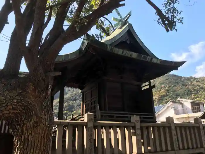 小烏神社の本殿