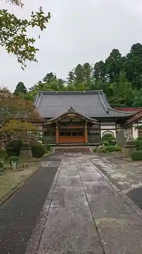 梅渓寺の本殿・本堂