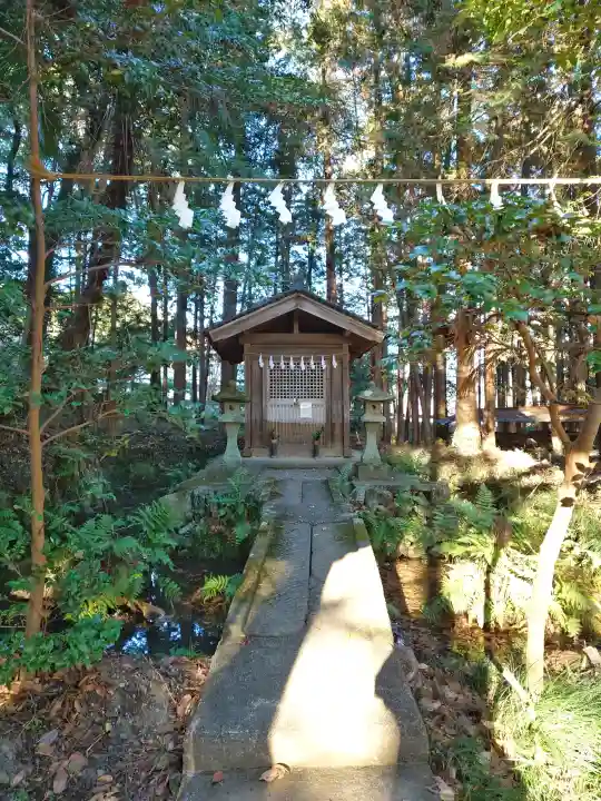鎌形八幡神社の{uncategorized: "未分類", other: "その他", undefined: "問題あり", building: "その他建物", grave: "お墓", sacred_gate: "鳥居", guardian: "狛犬", statue: "像", buddha: "仏像", history: "歴史", nature: "自然", garden: "庭園", animal: "動物", pagoda: "塔", temizu: "手水舎", mountain_gate: "山門・神門", sanctuary: "本殿・本堂", subordinate: "末社・摂社", art: "芸術", scenery: "景色", jizo: "地蔵", ema: "絵馬", goshuin: "御朱印", omikuji: "おみくじ", items: "授与品その他", amulet: "お守り", goshuincho: "御朱印帳", eats: "食事", festival: "お祭り", votive_dance: "神楽", shichigosan: "七五三参", wedding: "結婚式", experience: "体験その他", initially: "初詣", around: "周辺", anti_infection: "感染症対策"}