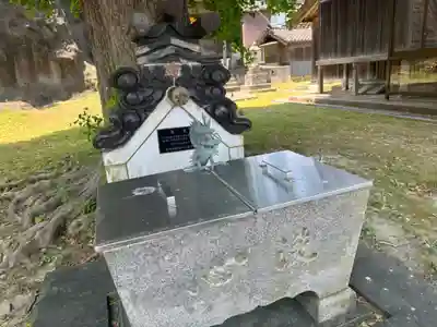 菊理姫像石神社(富山県)