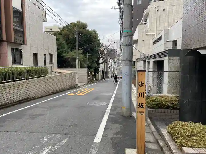 赤坂氷川神社の周辺