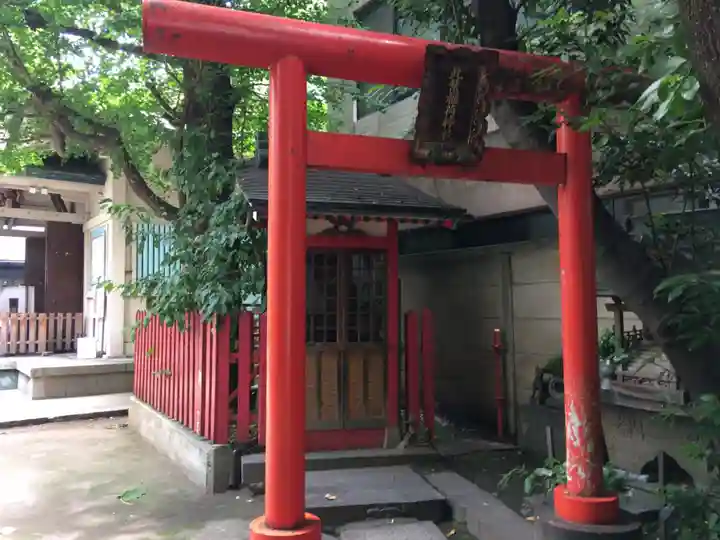 銀杏岡八幡神社の末社・摂社