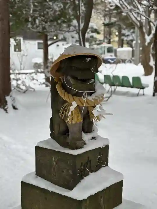 北広島市総鎮守 廣島神社の{uncategorized: "未分類", other: "その他", undefined: "問題あり", building: "その他建物", grave: "お墓", sacred_gate: "鳥居", guardian: "狛犬", statue: "像", buddha: "仏像", history: "歴史", nature: "自然", garden: "庭園", animal: "動物", pagoda: "塔", temizu: "手水舎", mountain_gate: "山門・神門", sanctuary: "本殿・本堂", subordinate: "末社・摂社", art: "芸術", scenery: "景色", jizo: "地蔵", ema: "絵馬", goshuin: "御朱印", omikuji: "おみくじ", items: "授与品その他", amulet: "お守り", goshuincho: "御朱印帳", eats: "食事", festival: "お祭り", votive_dance: "神楽", shichigosan: "七五三参", wedding: "結婚式", experience: "体験その他", initially: "初詣", around: "周辺", anti_infection: "感染症対策"}