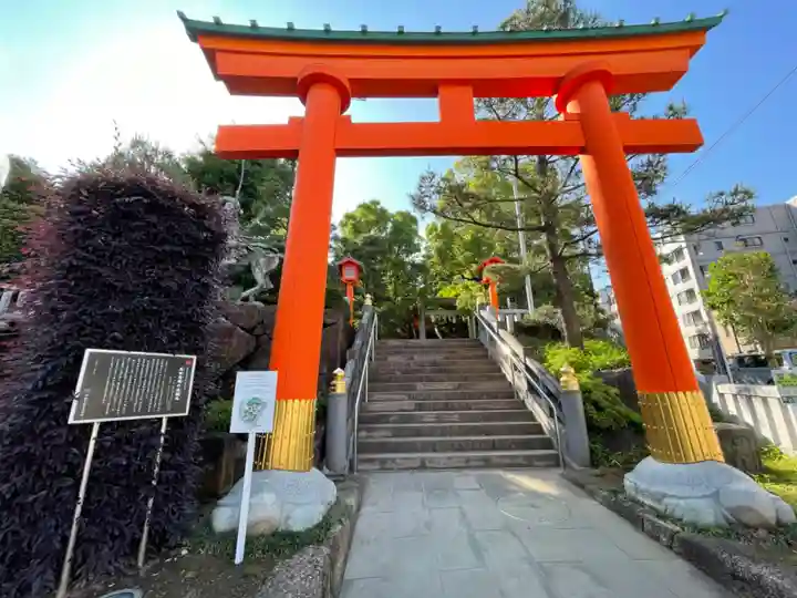 穴八幡宮の鳥居