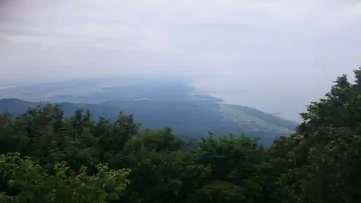 彌彦神社奥宮(御神廟)の景色