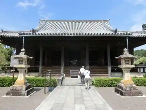 道成寺の本殿・本堂