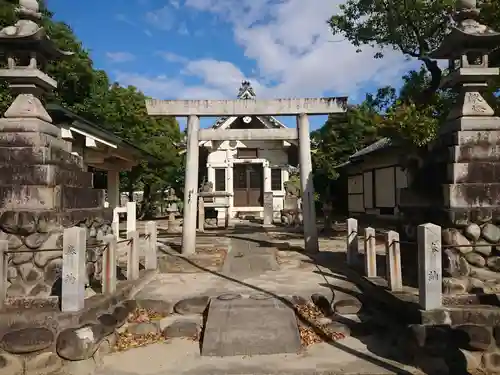 神明社の鳥居