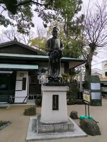 護王神社の{uncategorized: "未分類", other: "その他", undefined: "問題あり", building: "その他建物", grave: "お墓", sacred_gate: "鳥居", guardian: "狛犬", statue: "像", buddha: "仏像", history: "歴史", nature: "自然", garden: "庭園", animal: "動物", pagoda: "塔", temizu: "手水舎", mountain_gate: "山門・神門", sanctuary: "本殿・本堂", subordinate: "末社・摂社", art: "芸術", scenery: "景色", jizo: "地蔵", ema: "絵馬", goshuin: "御朱印", omikuji: "おみくじ", items: "授与品その他", amulet: "お守り", goshuincho: "御朱印帳", eats: "食事", festival: "お祭り", votive_dance: "神楽", shichigosan: "七五三参", wedding: "結婚式", experience: "体験その他", initially: "初詣", around: "周辺", anti_infection: "感染症対策"}
