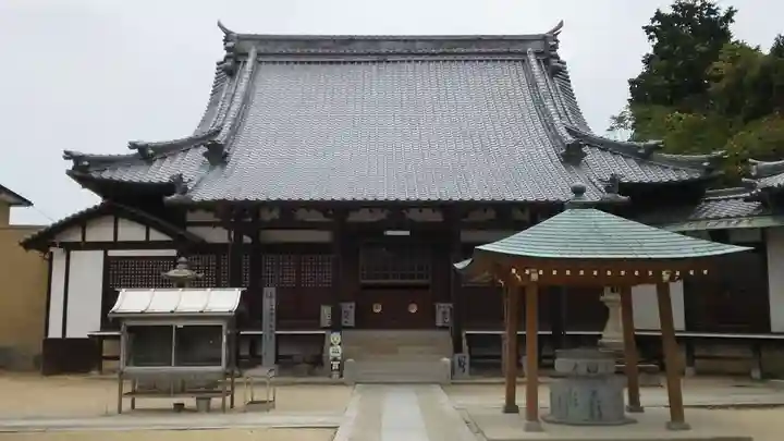 国分寺の本殿・本堂