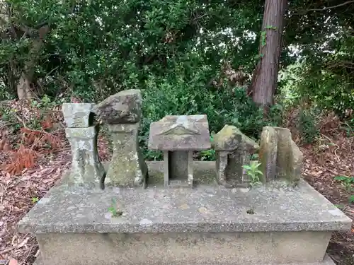 諏訪神社の末社