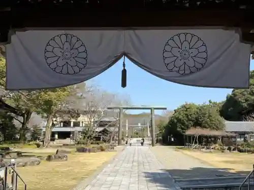岐阜護國神社の{uncategorized: "未分類", other: "その他", undefined: "問題あり", building: "その他建物", grave: "お墓", sacred_gate: "鳥居", guardian: "狛犬", statue: "像", buddha: "仏像", history: "歴史", nature: "自然", garden: "庭園", animal: "動物", pagoda: "塔", temizu: "手水舎", mountain_gate: "山門・神門", sanctuary: "本殿・本堂", subordinate: "末社・摂社", art: "芸術", scenery: "景色", jizo: "地蔵", ema: "絵馬", goshuin: "御朱印", omikuji: "おみくじ", items: "授与品その他", amulet: "お守り", goshuincho: "御朱印帳", eats: "食事", festival: "お祭り", votive_dance: "神楽", shichigosan: "七五三参", wedding: "結婚式", experience: "体験その他", initially: "初詣", around: "周辺", anti_infection: "感染症対策"}