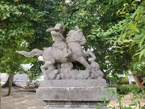 宗賢神社の像