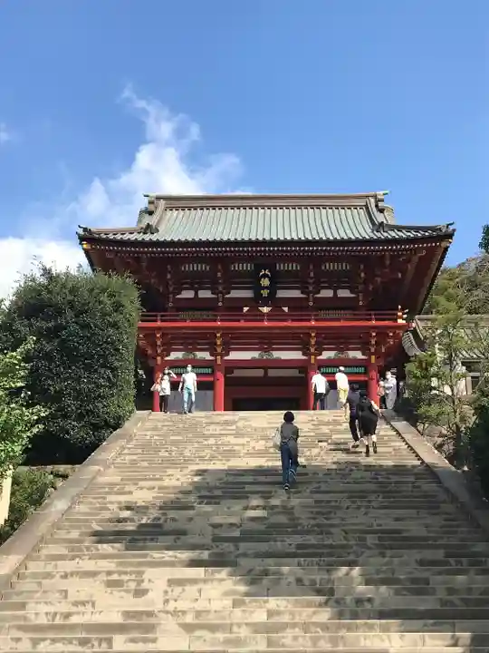 鶴岡八幡宮の山門・神門