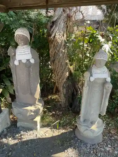 済興寺の{uncategorized: "未分類", other: "その他", undefined: "問題あり", building: "その他建物", grave: "お墓", sacred_gate: "鳥居", guardian: "狛犬", statue: "像", buddha: "仏像", history: "歴史", nature: "自然", garden: "庭園", animal: "動物", pagoda: "塔", temizu: "手水舎", mountain_gate: "山門・神門", sanctuary: "本殿・本堂", subordinate: "末社・摂社", art: "芸術", scenery: "景色", jizo: "地蔵", ema: "絵馬", goshuin: "御朱印", omikuji: "おみくじ", items: "授与品その他", amulet: "お守り", goshuincho: "御朱印帳", eats: "食事", festival: "お祭り", votive_dance: "神楽", shichigosan: "七五三参", wedding: "結婚式", experience: "体験その他", initially: "初詣", around: "周辺", anti_infection: "感染症対策"}