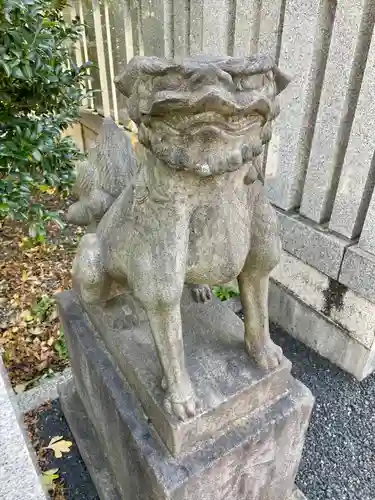 白金氷川神社の狛犬