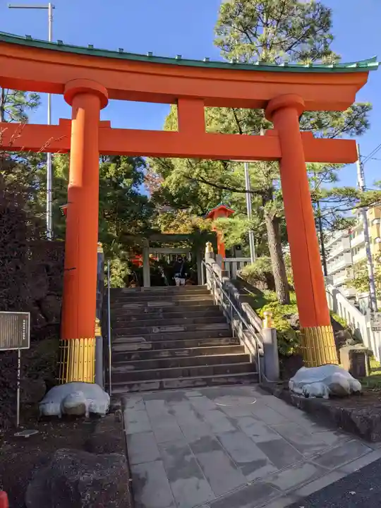 穴八幡宮の鳥居