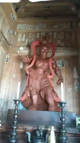 身延山奥之院思親閣の像