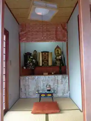 地蔵堂の{uncategorized: "未分類", other: "その他", undefined: "問題あり", building: "その他建物", grave: "お墓", sacred_gate: "鳥居", guardian: "狛犬", statue: "像", buddha: "仏像", history: "歴史", nature: "自然", garden: "庭園", animal: "動物", pagoda: "塔", temizu: "手水舎", mountain_gate: "山門・神門", sanctuary: "本殿・本堂", subordinate: "末社・摂社", art: "芸術", scenery: "景色", jizo: "地蔵", ema: "絵馬", goshuin: "御朱印", omikuji: "おみくじ", items: "授与品その他", amulet: "お守り", goshuincho: "御朱印帳", eats: "食事", festival: "お祭り", votive_dance: "神楽", shichigosan: "七五三参", wedding: "結婚式", experience: "体験その他", initially: "初詣", around: "周辺", anti_infection: "感染症対策"}
