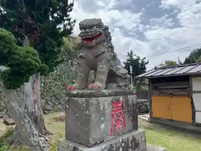 布良崎神社の狛犬
