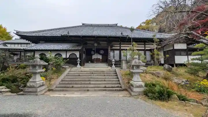 楽法寺(雨引観音)の{uncategorized: "未分類", other: "その他", undefined: "問題あり", building: "その他建物", grave: "お墓", sacred_gate: "鳥居", guardian: "狛犬", statue: "像", buddha: "仏像", history: "歴史", nature: "自然", garden: "庭園", animal: "動物", pagoda: "塔", temizu: "手水舎", mountain_gate: "山門・神門", sanctuary: "本殿・本堂", subordinate: "末社・摂社", art: "芸術", scenery: "景色", jizo: "地蔵", ema: "絵馬", goshuin: "御朱印", omikuji: "おみくじ", items: "授与品その他", amulet: "お守り", goshuincho: "御朱印帳", eats: "食事", festival: "お祭り", votive_dance: "神楽", shichigosan: "七五三参", wedding: "結婚式", experience: "体験その他", initially: "初詣", around: "周辺", anti_infection: "感染症対策"}