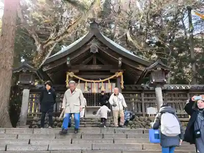 諏訪大社上社前宮の{uncategorized: "未分類", other: "その他", undefined: "問題あり", building: "その他建物", grave: "お墓", sacred_gate: "鳥居", guardian: "狛犬", statue: "像", buddha: "仏像", history: "歴史", nature: "自然", garden: "庭園", animal: "動物", pagoda: "塔", temizu: "手水舎", mountain_gate: "山門・神門", sanctuary: "本殿・本堂", subordinate: "末社・摂社", art: "芸術", scenery: "景色", jizo: "地蔵", ema: "絵馬", goshuin: "御朱印", omikuji: "おみくじ", items: "授与品その他", amulet: "お守り", goshuincho: "御朱印帳", eats: "食事", festival: "お祭り", votive_dance: "神楽", shichigosan: "七五三参", wedding: "結婚式", experience: "体験その他", initially: "初詣", around: "周辺", anti_infection: "感染症対策"}