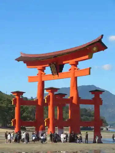 厳島神社の鳥居